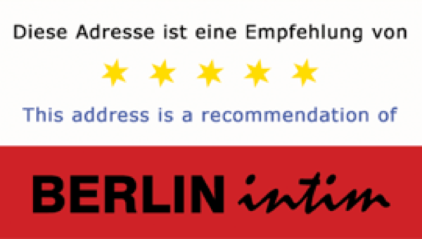 Text in German and English stating a recommendation, with five stars above the text "BERLIN intim" on a red background.
